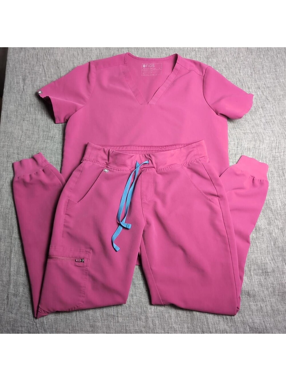 Figs Scrub Set Women's - Casma Top M, Zamora Joggers S - Raspberry Sorbet